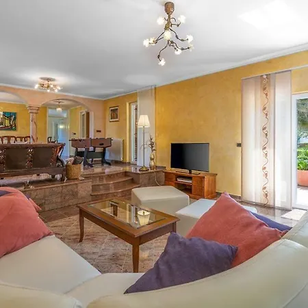 Lory Blue Villa
