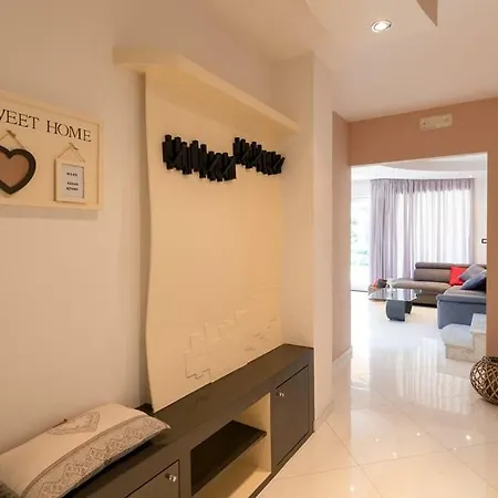 Lory Blue Villa