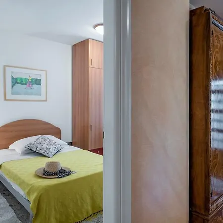 Villa Lory Blue *